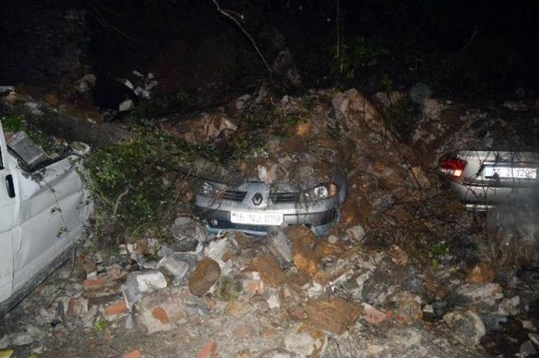 İstinat Duvarı 6 Otomobilin &Uuml;zerine &Ccedil;&ouml;kt&uuml;