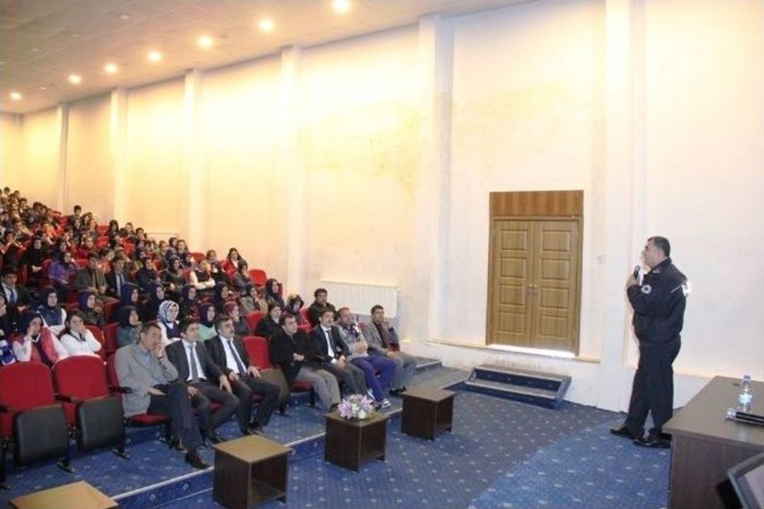 Narman Da Polis Haftası &Ccedil;eşitli Etkinliklerle Kutlanıyor