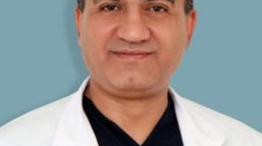 G&ouml;ğ&uuml;s K&uuml;&ccedil;&uuml;ltme Ameliyatı Sırt Ağrısını &Ouml;nl&uuml;yor