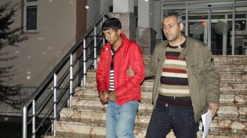 Uyuşturucu Satmaktan Tutuklandı