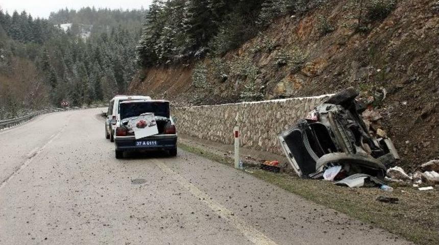 Kastamonu&rsquo;da Trafik Kazası: 3 Yaralı