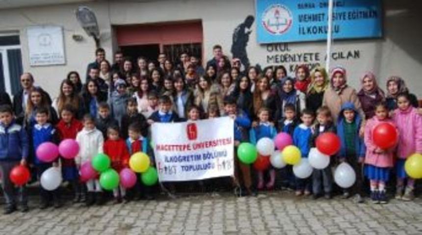 &Uuml;niversitelilerden K&ouml;y Okullarına Ziyaret