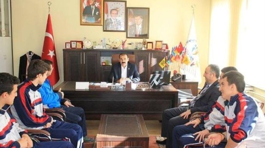 Futsal&rsquo;ın Şampiyonlarından Kısacık&rsquo;a Ziyaret