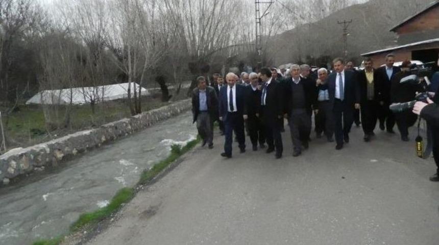 Ahmet &Ccedil;akır: &ldquo;projeleri D&ouml;rt Yılda Bitireceğiz&rdquo;