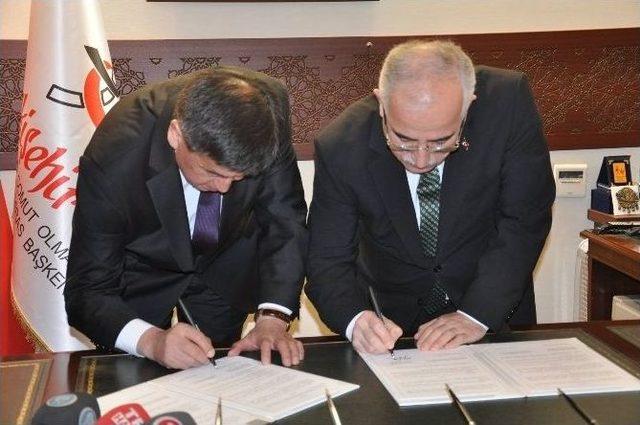 Eskişehir İle Kırgızistan Oş Şehri Arasında Kardeşlik Protokol&uuml; 1