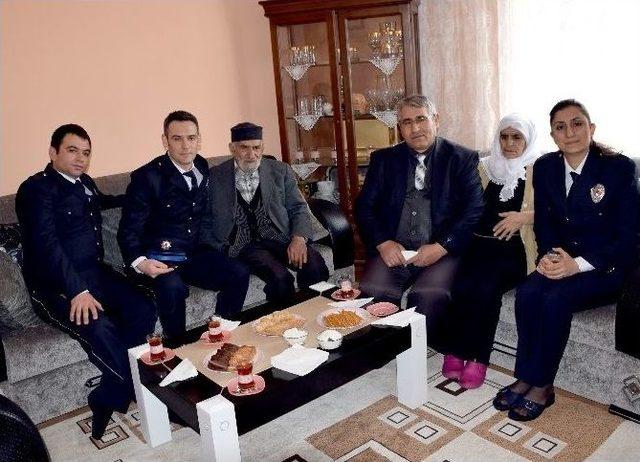 Sarıkamış Emniyeti Emekli Polis Memurlarını Unutmadı