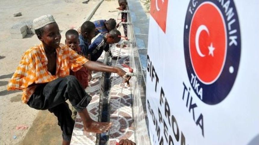 Somali&rsquo;de 400 Bin İnsan Temiz İ&ccedil;me Suyuna Kavuşturuldu