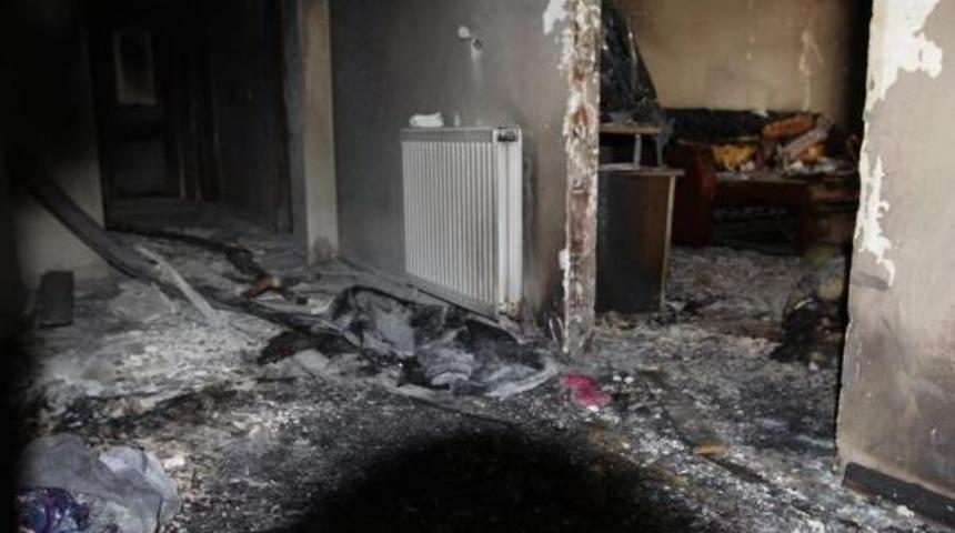 Kazan'da Yangın Faciası: Anne Ile Kızı Yanarak &Ouml;ld&uuml;, Baba-Oğul Yaralı Kurtuldu