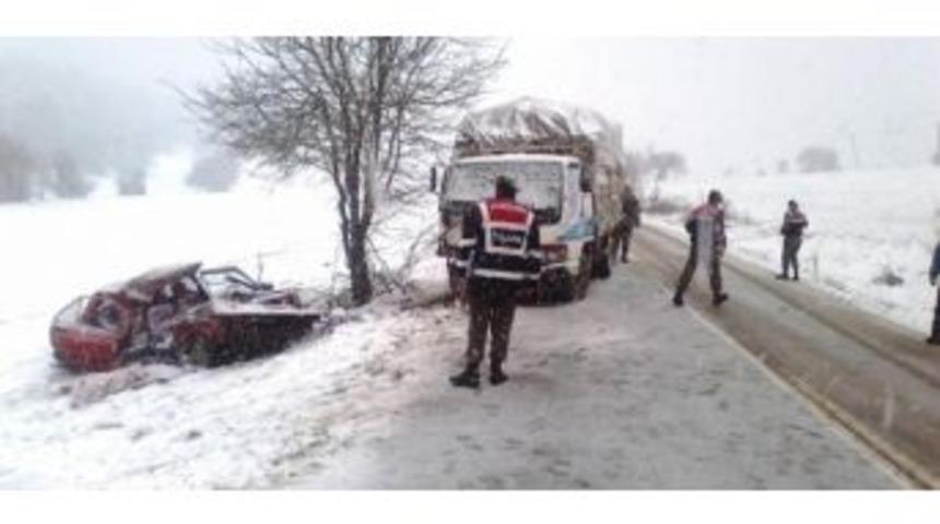 Karabük’te Trafik Kazası: 1 Ölü 2 Yaralı