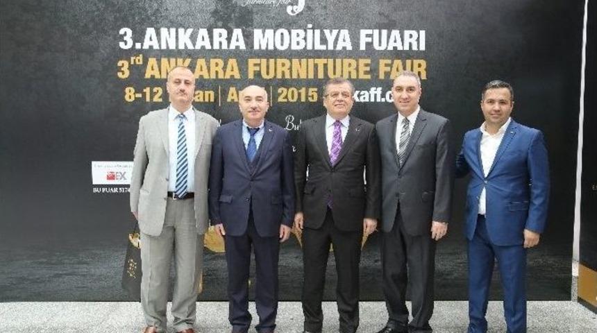 Ankara Ticaret Odası Başkanı Bezci Ankara Mobilya Fuarını Gezdi