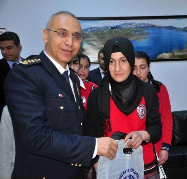 Bitlis&rsquo;Te Polis Bayramı Kutlaması 3