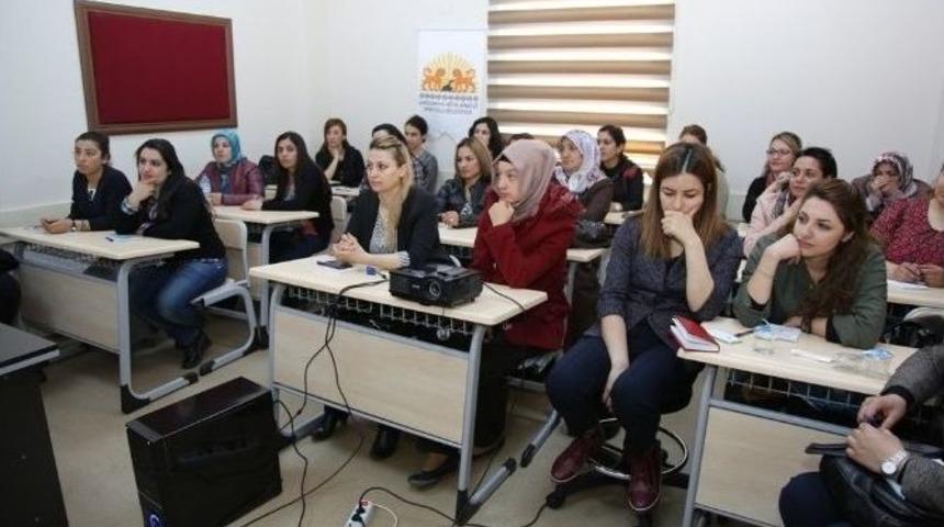 Van&rsquo;da &lsquo;toplumsal Cinsiyet-cins Bilinci&rsquo; Eğitimi
