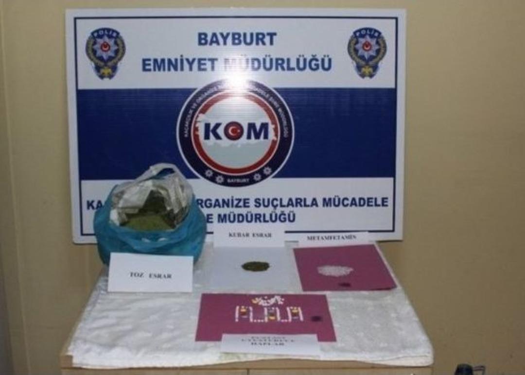 Bayburt&rsquo;ta Sokak Satıcılarına Y&ouml;nelik Uyuşturucu Operasyonu