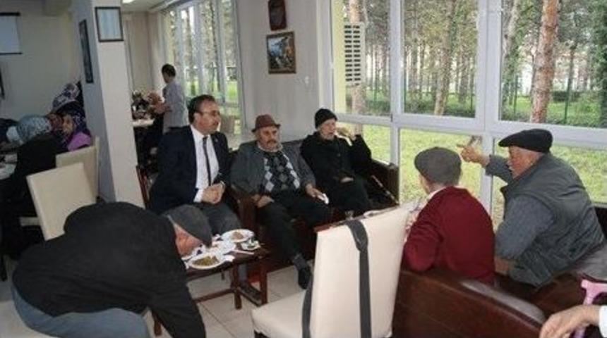&Ccedil;aycuma M&uuml;ft&uuml;s&uuml;&rsquo;nden Yaşlılara Ziyaret