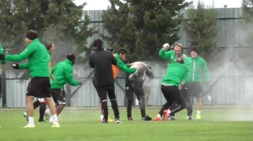 Carlos'a Brezilya Usul&uuml; Doğum G&uuml;n&uuml;