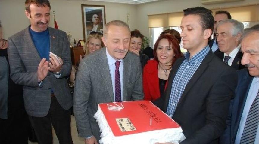 Başkan Atabay&rsquo;ın 1. Yılını Pastayla Kutladılar