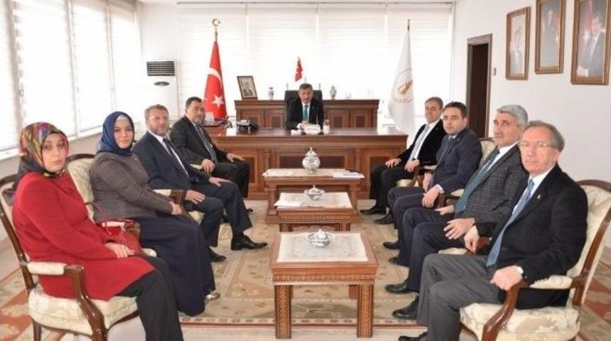 Adaylardan Vali Ve Başkan&rsquo;a Ziyaret