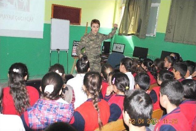 Hakkari’de Çocuk İstismarı Bilgilendirme Toplantısı