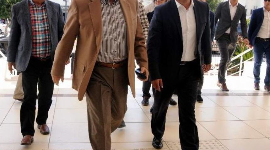 İlk Hamle Uysal&rsquo;dan, İkincisi İse Baykal&rsquo;dan