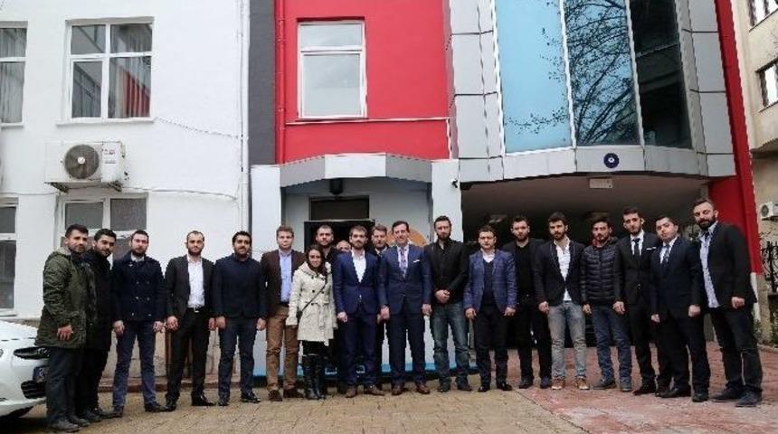 Tok, Ak Gen&ccedil;leri Ağırladı