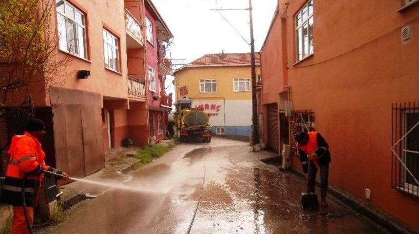 İzmit&rsquo;te Mahalleler Yıkanıyor