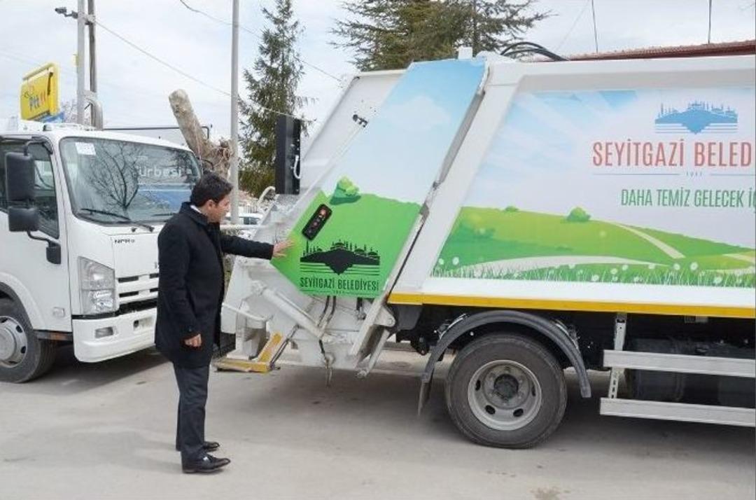 Seyitgazi&rsquo;ye 2 Yeni &Ccedil;&ouml;p Kamyonu Ve 500 Konteyner