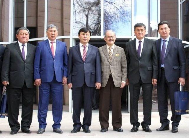 Kırgızistan&rsquo;ın Osh Valisi Jenbekov&rsquo;dan Başkan B&uuml;y&uuml;kerşen&rsquo;e &Ouml;vg&uuml;: 1