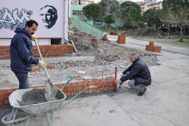 Edremit Belediyesi’nden Okullara Destek