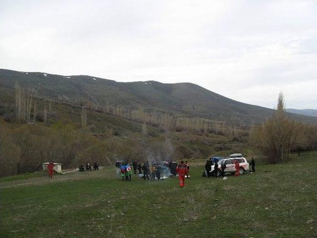 Dağa Tırmanıp Üç Dilde Polis Haftasını Kutladılar