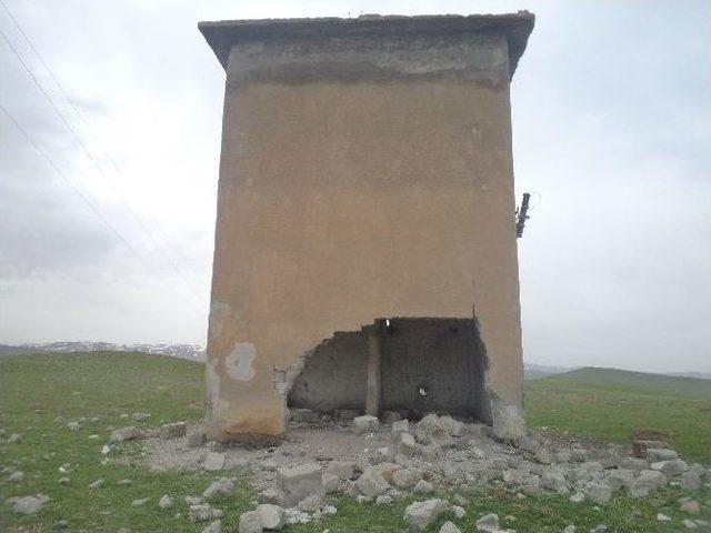 Atıl Durumdaki Trafo Merkezi Tehlike Sa&ccedil;ıyor 1