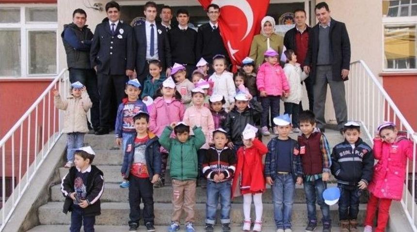 Narman Emniyeti 10 Nisan Polis G&uuml;n&uuml;n&uuml; T&ouml;renle Kutladı