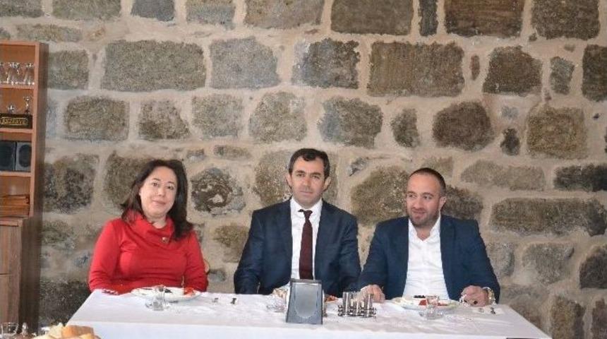 Hayırsever İşadamı &Ccedil;ocukları Unutmadı