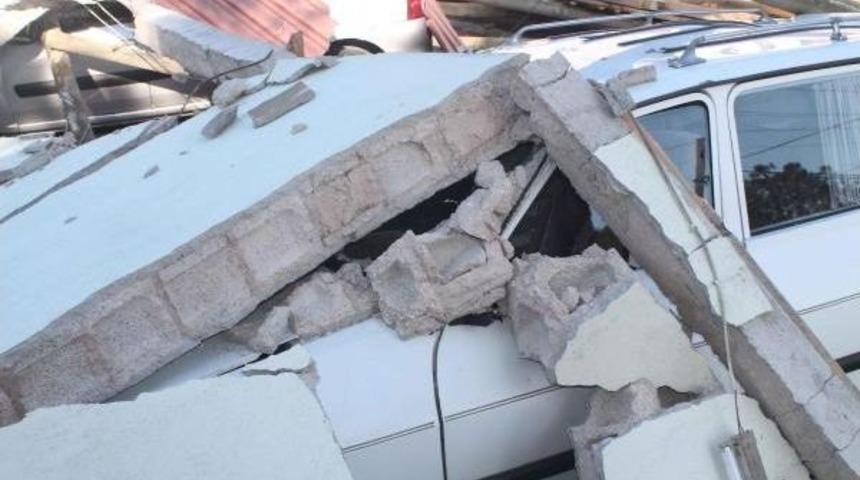 Hortum 30 Saniyede Yıktı Ge&ccedil;ti