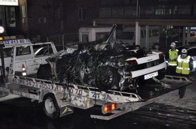 L&uuml;ks Otomobil Alev Topuna D&ouml;nd&uuml;: 1 &Ouml;l&uuml;, 1 Yaralı 3