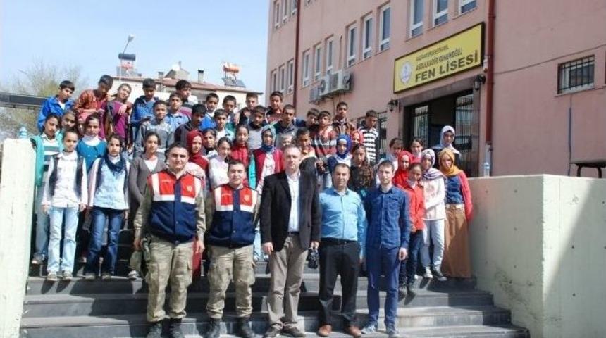 Jandarma&rsquo;dan &Ccedil;ocuklara Bahar Gezisi