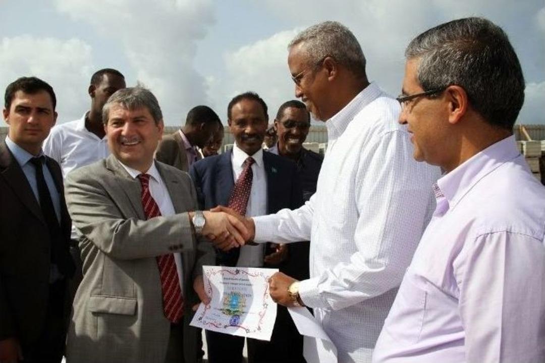 (&ouml;zel Haber) Somali&rsquo;den, Milletvekili Adayı Eski El&ccedil;i Kani Torun&rsquo;a Klipli Destek