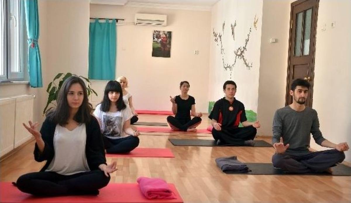 (&ouml;zel Haber) Yogayla Yaza Hazırlanıyorlar