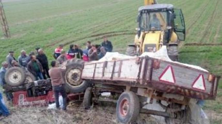 Trakt&ouml;r&uuml;n Altında Kalan &Ccedil;ift&ccedil;i Ağır Yaralandı