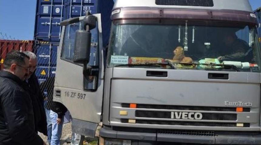 Şof&ouml;rl&uuml;ğ&uuml;n&uuml; Yaptığı Tır&rsquo;Da &Ouml;l&uuml; Bulundu