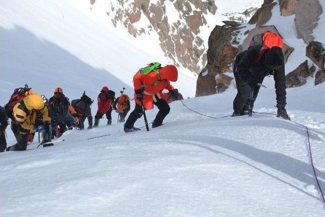 Hasandağı Dağcıların İlgi Odağı Olmaya Devam Ediyor 1