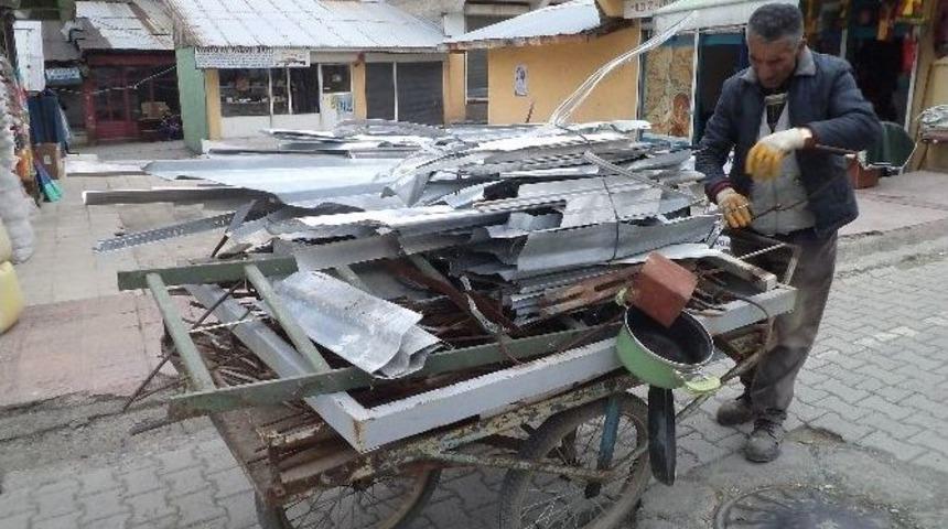 Varto&rsquo;da Ge&ccedil;imini Hurdacılıkla Sağlıyor