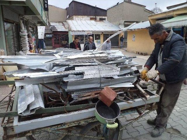 Varto’da Geçimini Hurdacılıkla Sağlıyor