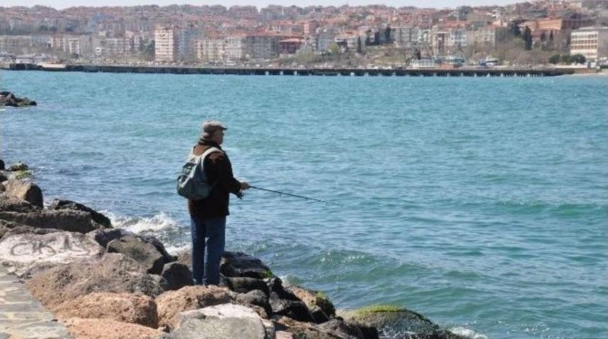 Havalar Isınınca Amat&ouml;r Balık&ccedil;ılar Tekirdağ Sahilinde Olta Attı
