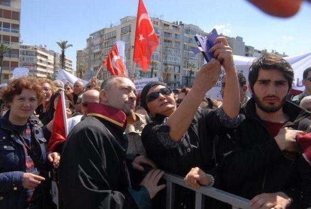 İzmir'de 'türkiye Adaletini Arıyor' Mitingine Binlerce Avukat Katıldı; 'tünelin Ucu Görünmüştür'