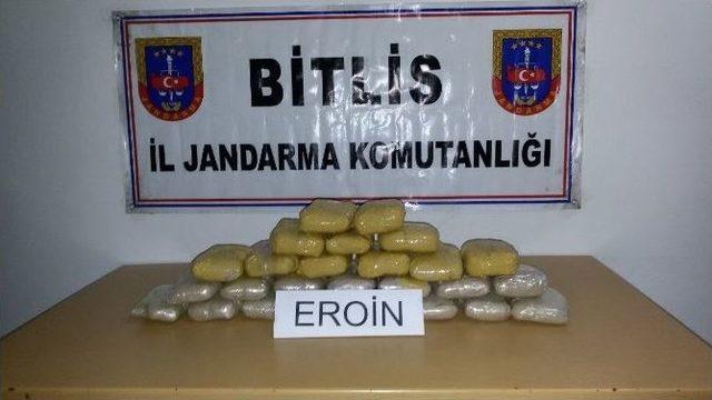 Bitlis’te Jandarma, Hoparlör İçerisinde 13 Kilo Eroin Ele Geçirdi