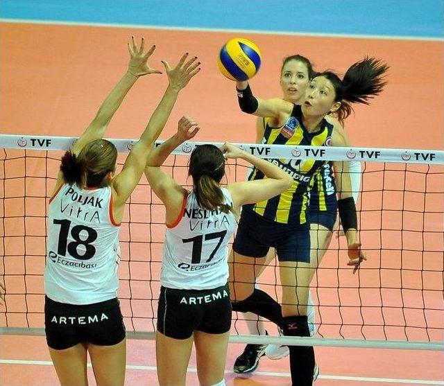 Fenerbahçe Grundig Süper Kupa’da Finalde