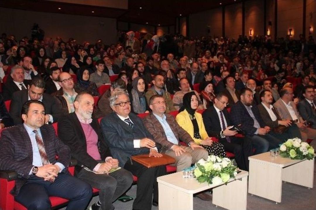 &Uuml;sk&uuml;dar Şiir Festivalinden Şiir Gibi Kapanış