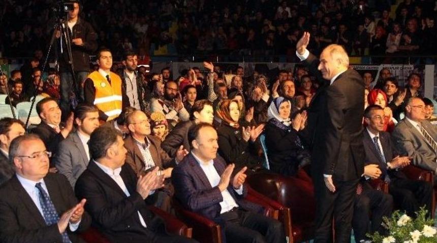 Eski İ&ccedil;işleri Bakanı Ala: "t&uuml;rkiye&rsquo;yi Gen&ccedil;ler İnşa Edecek&rdquo;