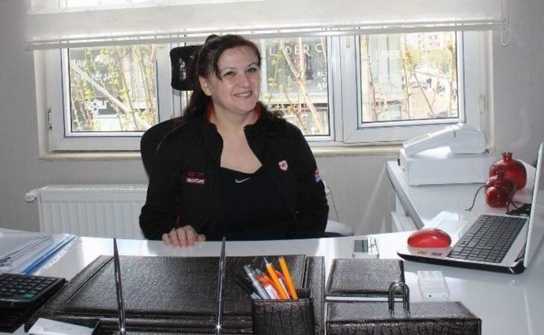 (&ouml;zel Haber) Milletvekili Adayı Kadın Kick Boks Hocası Meydan Okudu