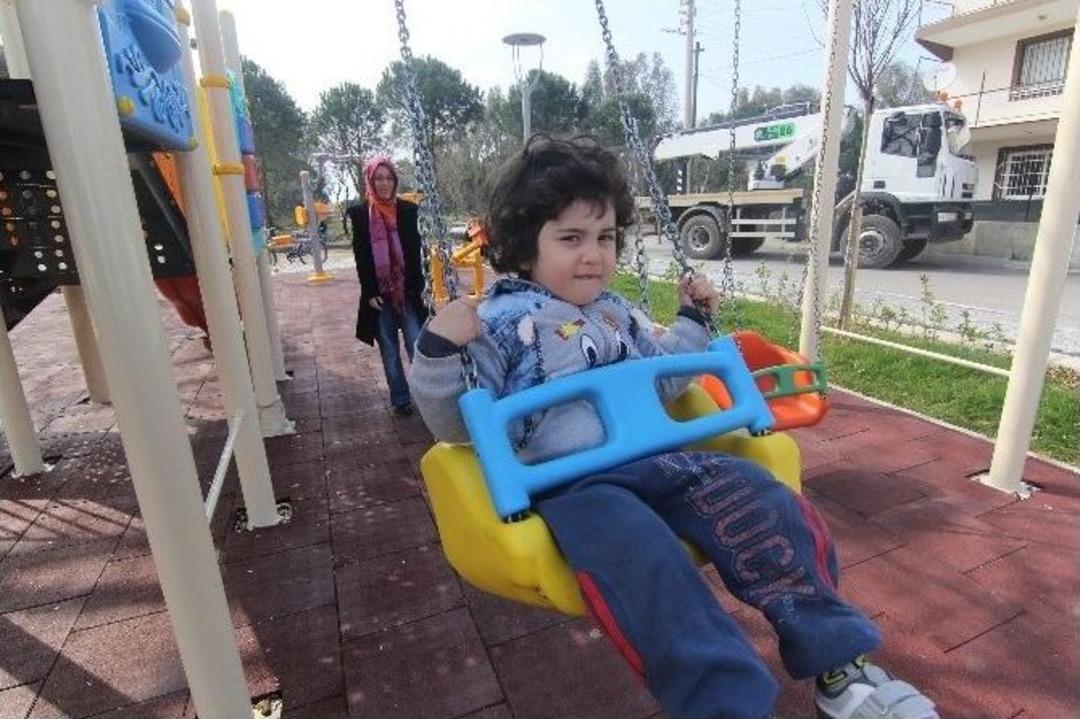 Menderes&rsquo;e Modern Parklar